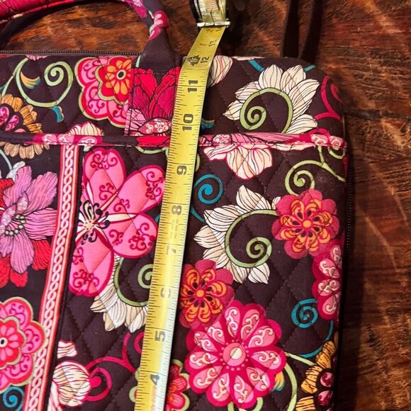 Vera Bradley Firm Quilted Laptop Bag With Floral Design - Picture 5 of 10